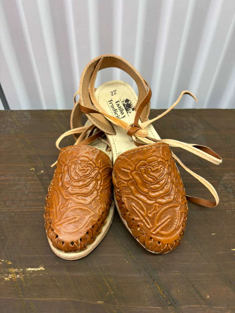 Rose Lace up Huaraches